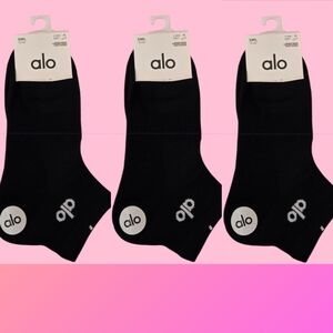 ALO Womens Logo Socks Small Black & White BNWT 3 Pair